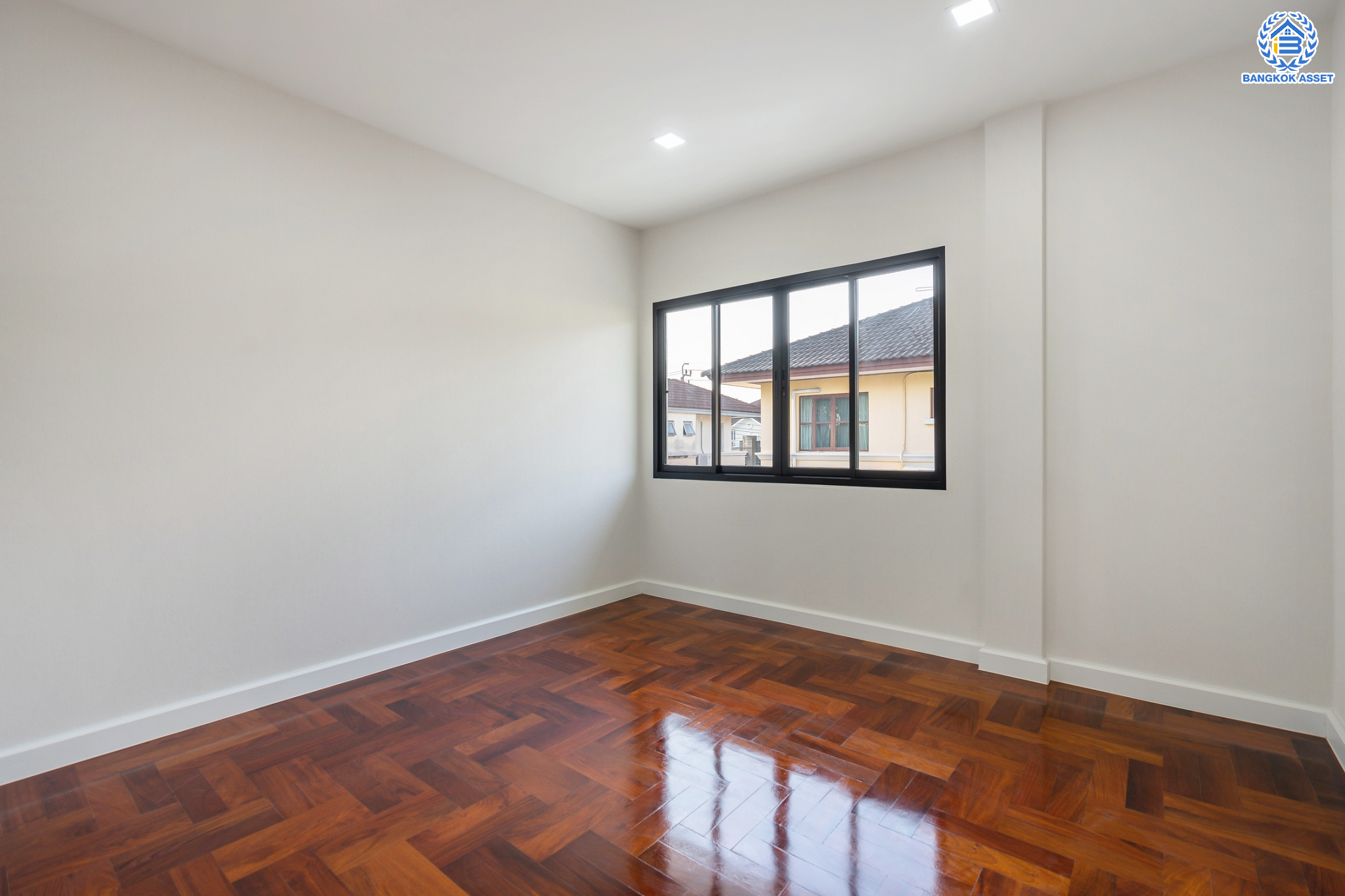 บ้านมือสองตกแต่งใหม่ หลังใหญ่พิเศษ! ม.มัณฑนา ปิ่นเกล้า-กาญจนาภิเษก (ซ.วัดพระเงิน) หลังมุม เนื้อที่ 128.6 ตร.ว. ฟังก์ชันจัดเต็ม 3 ห้องนอน 4 ห้องน้ำ 1 ห้องแม่บ้าน จอดรถได้ถึง 3 คัน เดินทางสะดวกสบาย บนทำเลติดถนนใหญ่ ใกล้เซ็นทรัลเวสต์เกต รถไฟฟ้าสายสีม่วง "สถานีตลาดบางใหญ่" และทางด่วนศรีรัช